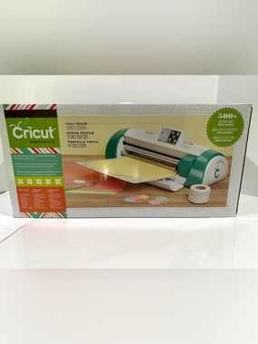 Cricut Expression 2 Teal Cutting Machine Touch Screen Model: Crex002 Mint